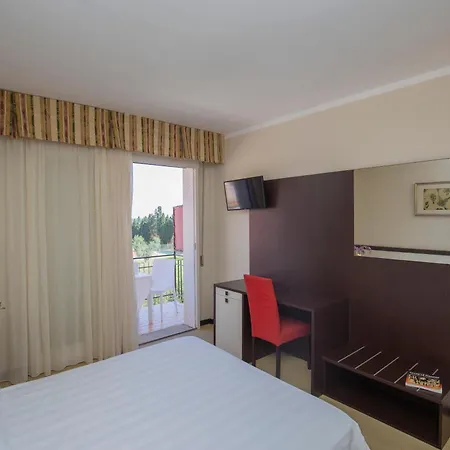 فندق Fabricia 4*