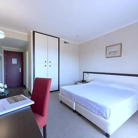 酒店 发布易斯雅酒店